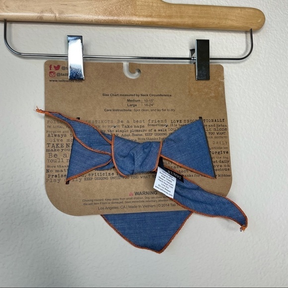 Tail Trends Scoop Neck Bandana Large Peace Symbol NWT - Picture 5 of 5